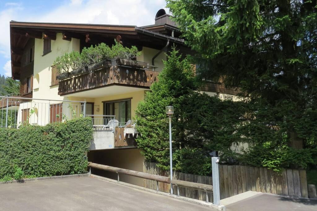 Appartement In Hus Signal Met Prachtig Uitzicht Op De Bergen Klosters-Serneus Exterior foto