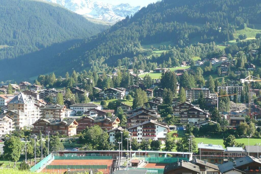 Appartement In Hus Signal Met Prachtig Uitzicht Op De Bergen Klosters-Serneus Exterior foto