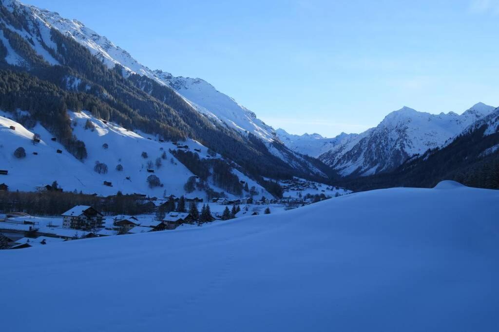 Appartement In Hus Signal Met Prachtig Uitzicht Op De Bergen Klosters-Serneus Exterior foto
